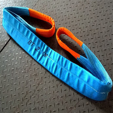 Wear resistant flat lifting belt sling