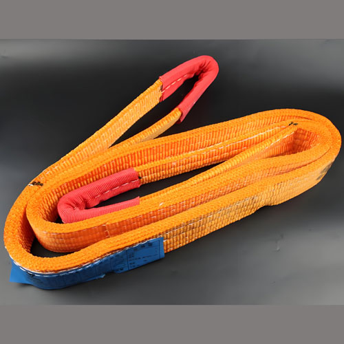 Wear resistant flat lifting belt sling